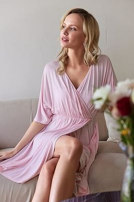 Comfortable Pink Maternity Dress Breathable Sleepwear For Breastfeeding
