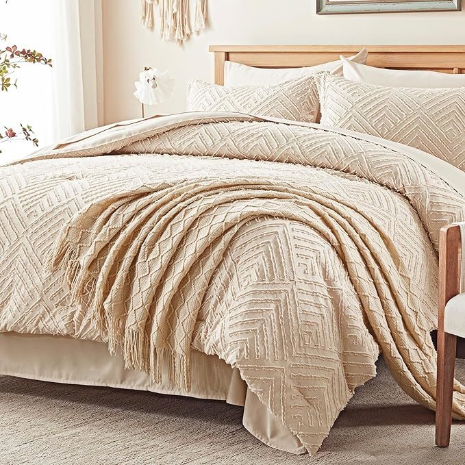 7-Piece Beige Tufted Comforter Set Queen Microfiber Bedding